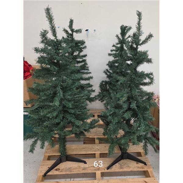 4’ Tall Christmas Tree (x4)