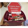 Image 5 : Christmas Wrapping Paper, Gift Bags, etc.