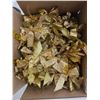 Image 3 : Lot of Gold Coloured Bows