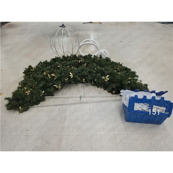 (4) Ceiling Garlands w/ (3) Decorative Balls & Netting – 8’ Long – Condit