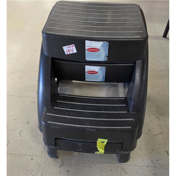 (2) Rubbermaid Step Stools