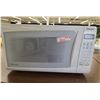 Image 1 : Panasonic Microwave, Excellent Condition - Works