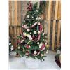 Image 1 : 6’ Decorated Christmas Tree – Burgendy Wrap