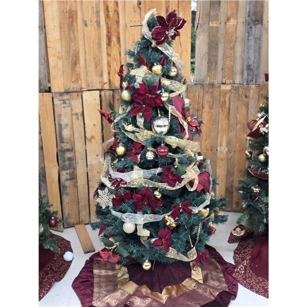 6’ Decorated Christmas Tree