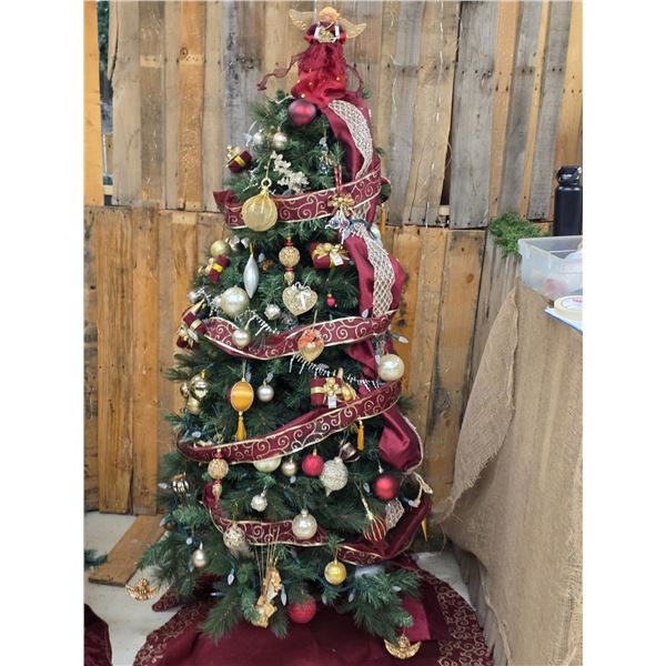 6’ Decorated Christmas Tree
