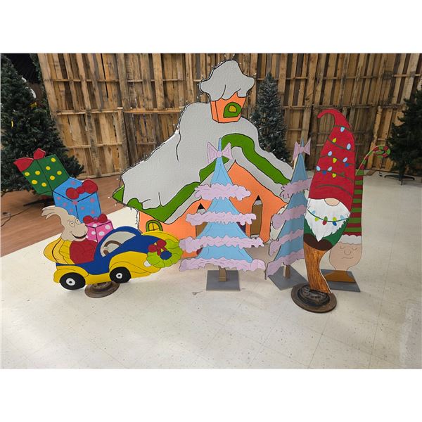 Whoville Christmas Display – up to 6’ Tall