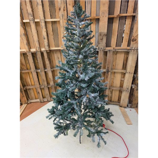 6’ Christmas Tree w/ Lights – Working