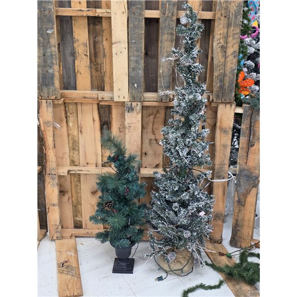 (2) Christmas Trees – 2’ and 5’