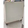 Image 3 : Magazine/Book Rack on Wheels – 4’x 2’x 5’