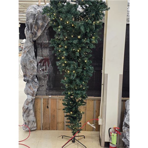 Upside-Down Christmas Tree! – 8’ Tall, Working Lights