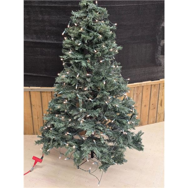 5’ Christmas Tree w/ Lights – Working