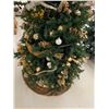 Image 2 : 7’ Decorated Christmas Tree – Gold