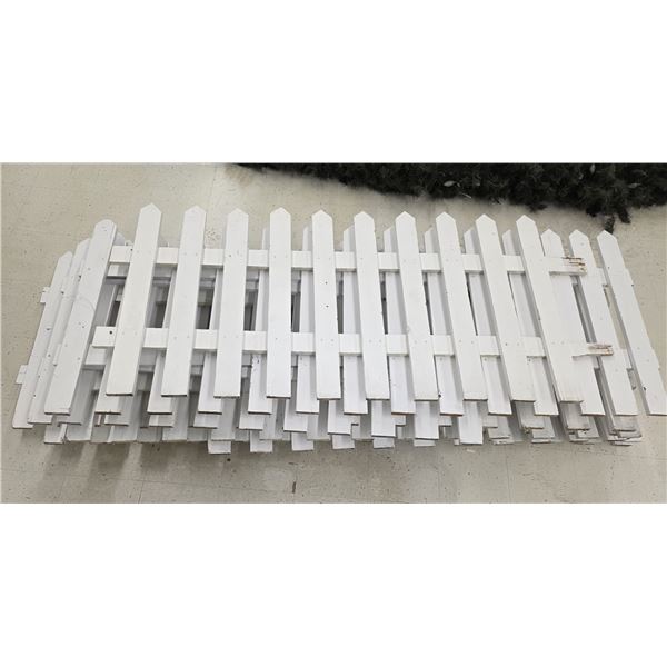 (7) White Picket Fence Panels  – 8’ x 4’