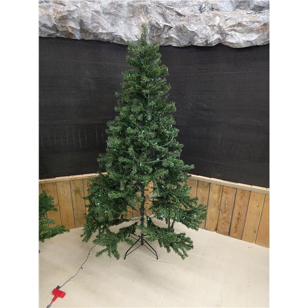 6’ Christmas Tree w/ Lights – Working
