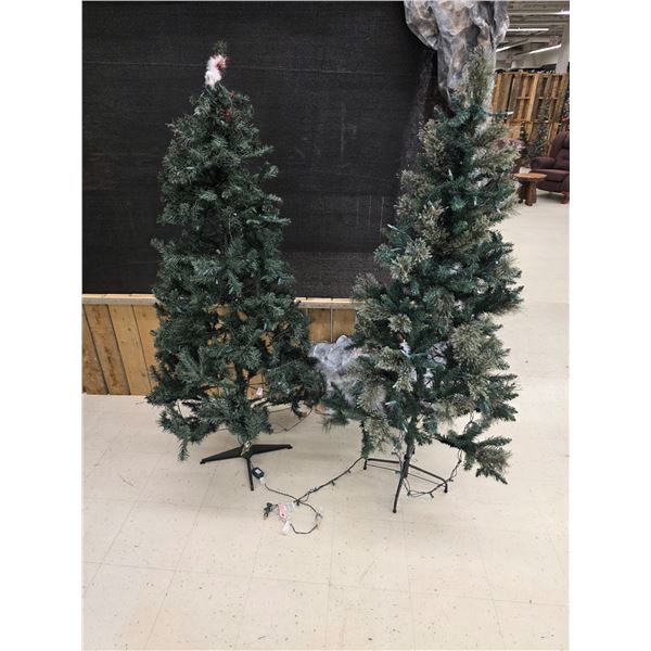 (2) 5’ Christmas Trees w/ Lights