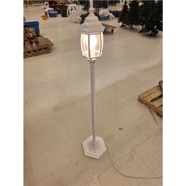 White Standing Light – Works