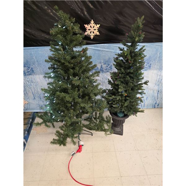 (2) 5’ Christmas Trees w/ Lights