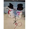 Image 1 : (2) Snowmen and Light-Tree