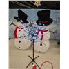 Image 3 : (2) Snowmen and Light-Tree