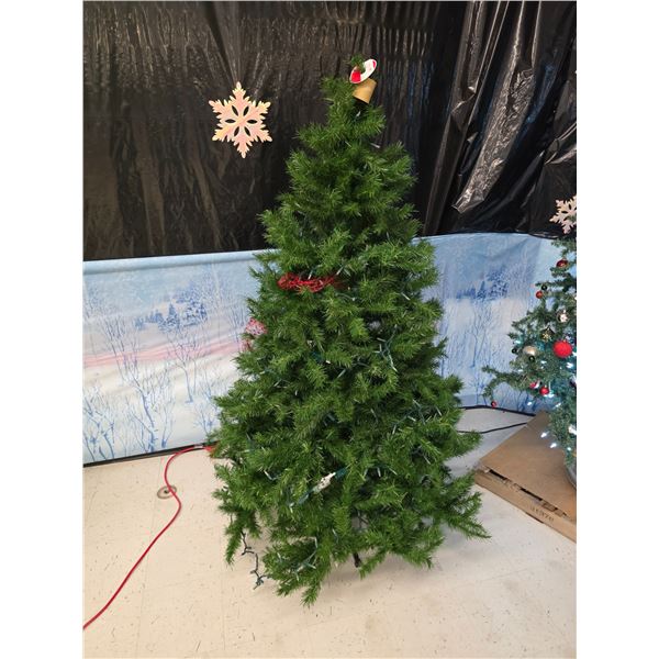 6’ Christmas Tree w/ Lights