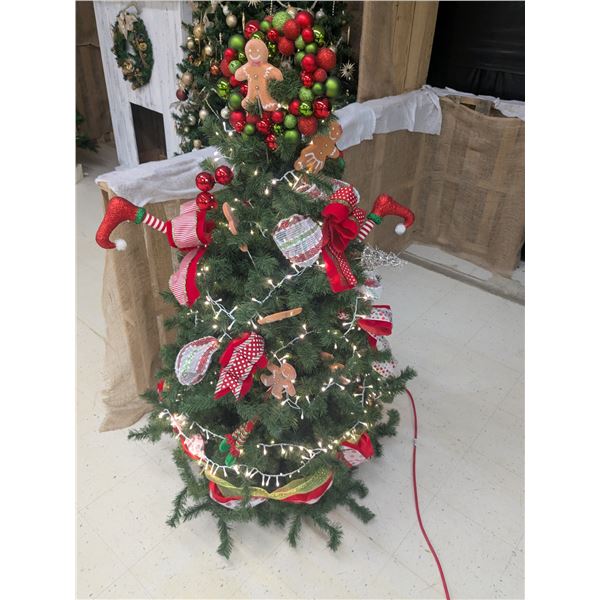 5’ Decorated Christmas Tree w/ Lights