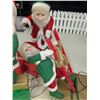 Image 2 : (4) Motorized Santas (need repair)
