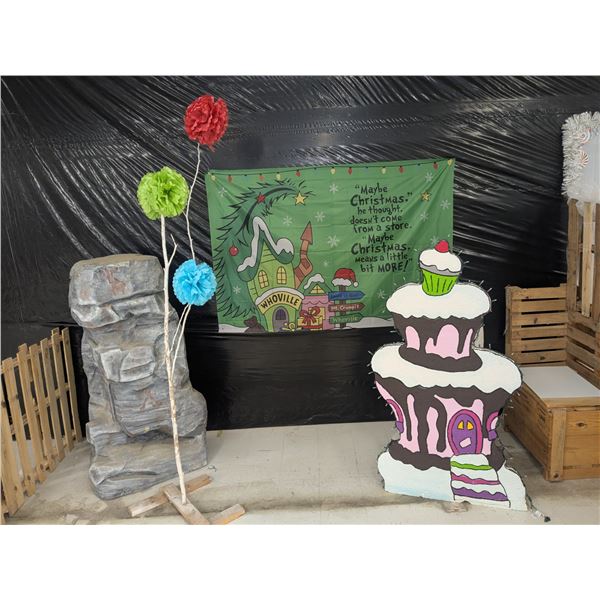Whoville Flag and Display Pieces