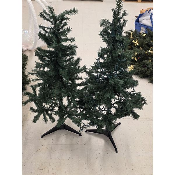 (2) 4’ Christmas Trees