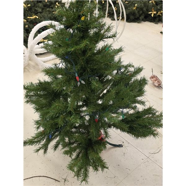 4’ Christmas Tree w/ Lights