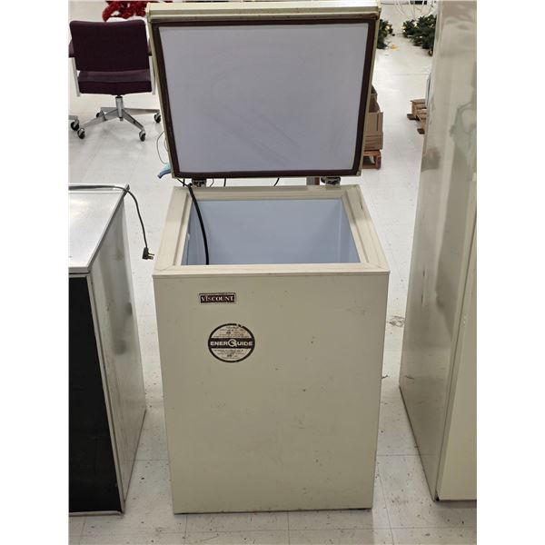 Vicscount Deep Freeze – 2’x 2’x 3’H