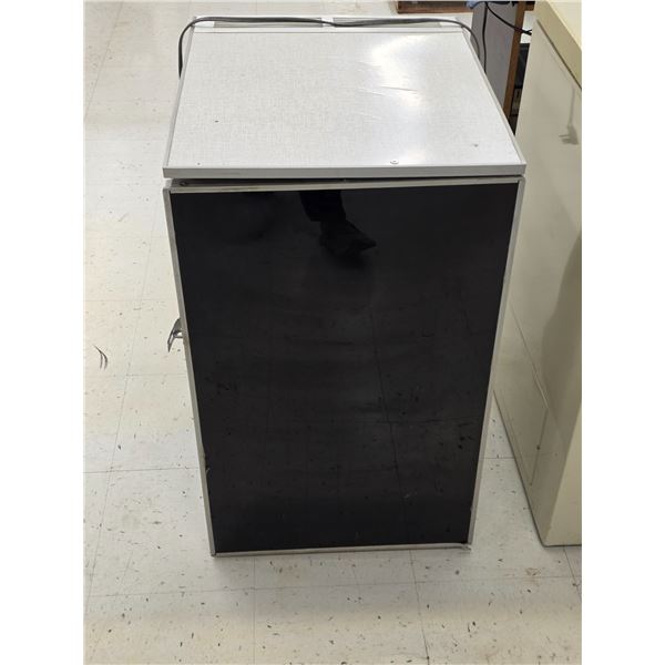 Mini Fridge, Works – 24”x 20”x 33”H