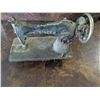 Image 1 : Vintage Singer Sewing Machine