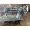 Image 2 : Vintage Singer Sewing Machine