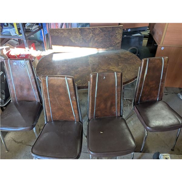 Dining Room Table and (4) Chair Set