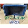 Image 1 : 1973 Ontario License Plate, (2) Modern Saskatchewan License Plates, Blue Recycle Bin