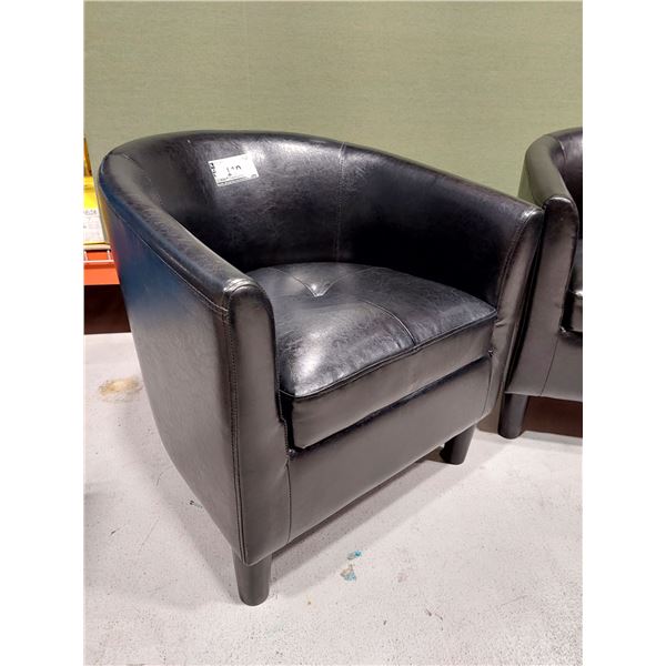 LOT DE 2 FAUTEUILS CLUB SIMILICUIR NOIR