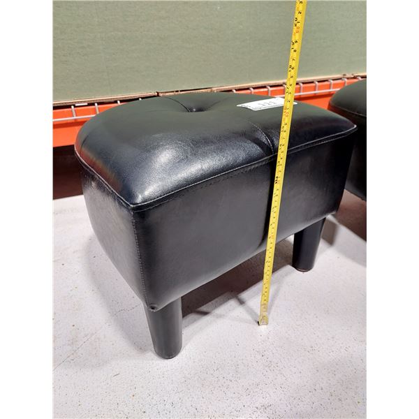 LOT DE 2 POUFS SIMILICUIR NOIR