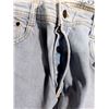 Image 2 : LOT DE 2 JEANS HOMEBOY ASSORTIS GRIS FONCÉ ET BLEU PÂLE GRANDEUR: 34X34, (NEUFS)