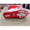 Image 2 : PAIRE DE SOULIERS 8.5 ES TJ ROGERS BLANC ET ROUGE, (NEUVE)