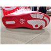 Image 2 : PAIRE DE SOULIERS 9 ES TJ ROGERS BLANC ET ROUGE, (NEUVE)