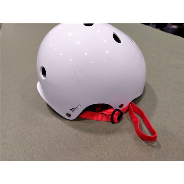 CASQUE DE SKATE XS (52/53 CM) DNA BLANC, (NEUF)