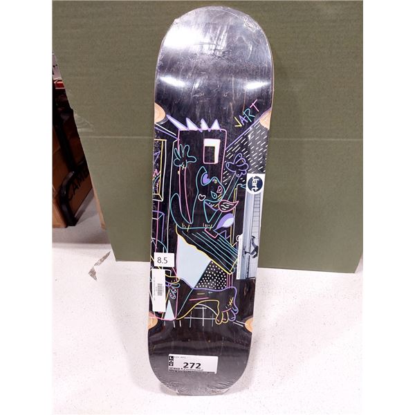 PLANCHE DE SKATE 8.5 X 31.85 JART GERNIKA LC, (NEUVE)