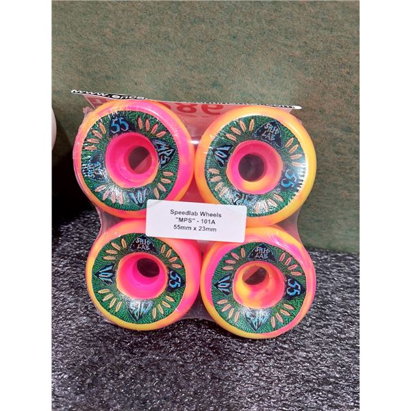 LOT DE 2 ENSEMBLES DE ROUES SPEEDLAB MPS 55 MM 101A ET PORTLAND 55 MM 104A, (NEUFS)