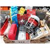 Image 1 : LOT DE 18 ARTICLES DE SKATE ASSORTIS (PEINTURE, CIRE, COLLE, AUTOCOLLANTS), (NEUFS)