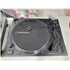 Image 2 : TOURNE-DISQUE DIRECT DRIVE AUDIO-TECHNICA AT-LP120XUSB