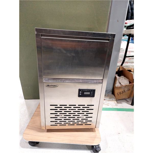MACHINE À GLAÇONS HEXPORT CANADA, MODÈLE MGCC0066-22, 66 LBS/JOUR, SUR ROULETTES, AVEC FILTRE ET BOY