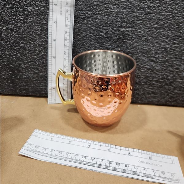 LOT DE 12 TASSES EN MÉTAL- FINI CUIVRE
