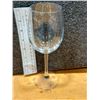 Image 1 : LOT DE 22 VERRES À VIN BALLON SUR PIED