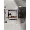 Image 2 : LOT DE 4 ÉTAGÈRES ASSORTIES, NEUVES EN BOÎTE (VERTUO ÉTAGÈRE BOIS/MÉTAL NOIR + TABLETTE MÉTALLIQUE C
