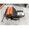 Image 1 : ÉTAU D'ÉTABLI 6 PO AVEC MORS DE PROTECTION EN PLASTIQUE ORANGE